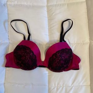 Frederick’s of Hollywood Push Up Bra, Size 34B